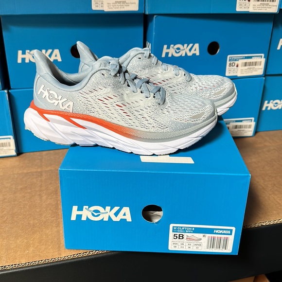 NWT and BOX HOKA Women Clifton 8 Blue Fog/Plein Air (BFPA) - Picture 1 of 4